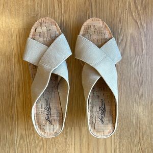 Lucky Brand Miller Wedge Criss Cross Strap Sandals Studded Light Beige Sz 8.5